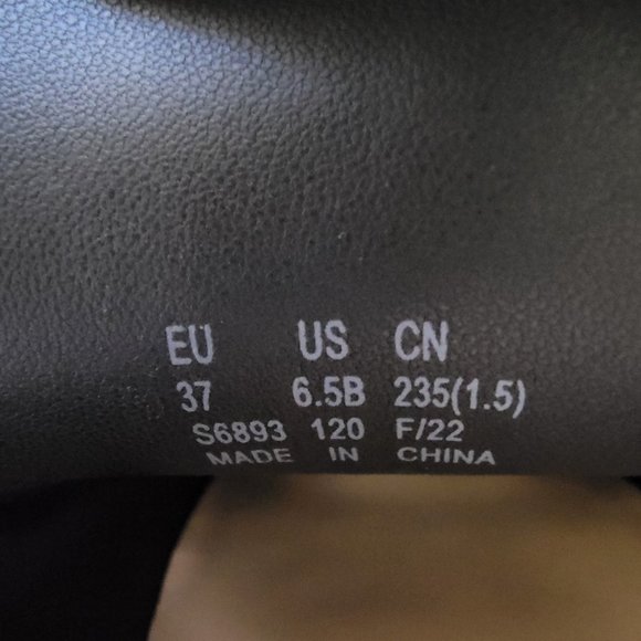 Stuart Weitzman Brenna Patent Leather Loafer - Picture 10 of 13